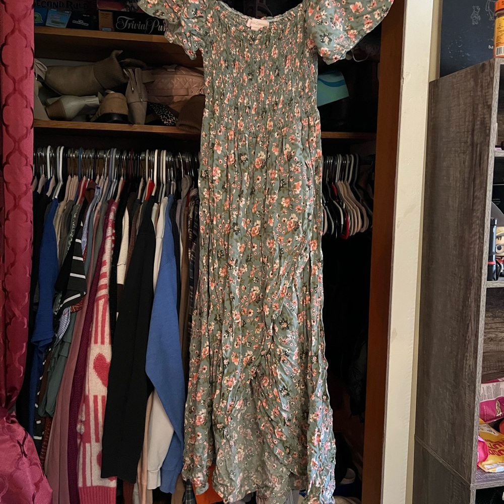 Chic Floral Maxi Dress in Green